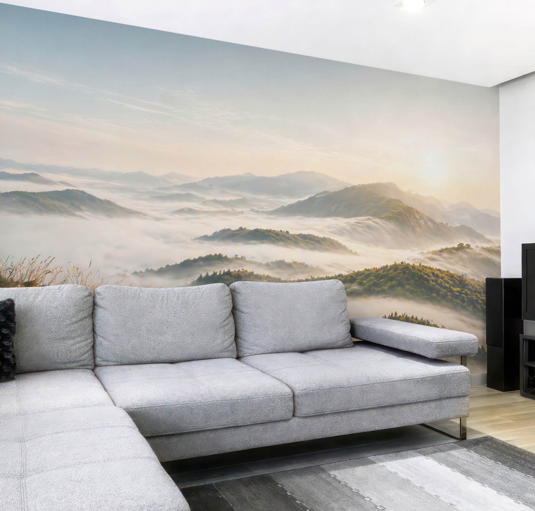 Fototapeta góry we mgle o świcie spokojny krajobraz panoramiczny